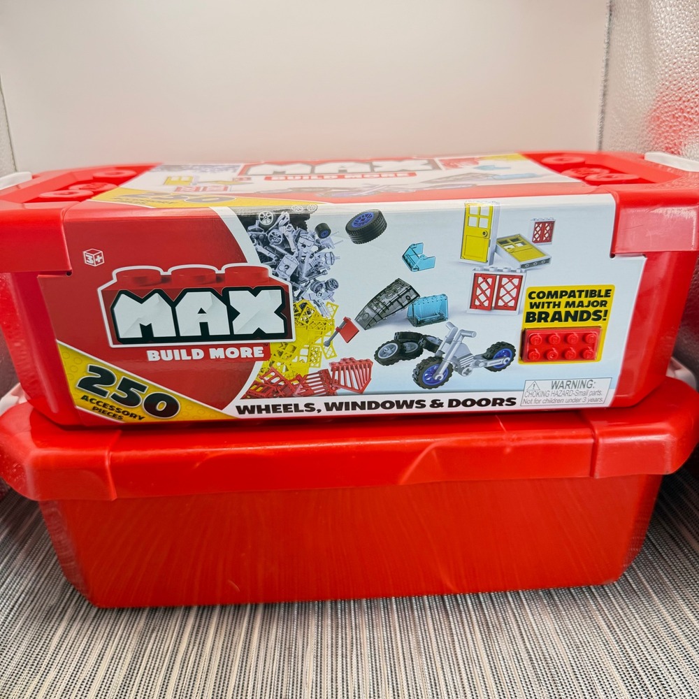 Zuru MAX Build More 500 Accessory Pieces Wheels Windows Doors Red Storage Tub